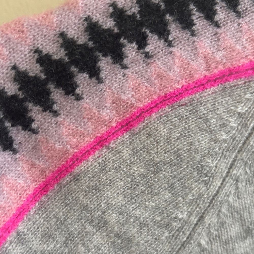 Brodie - Popping Fairisle Jumper in Grey
Regular price $330.00 USD - Picture 7 of 16